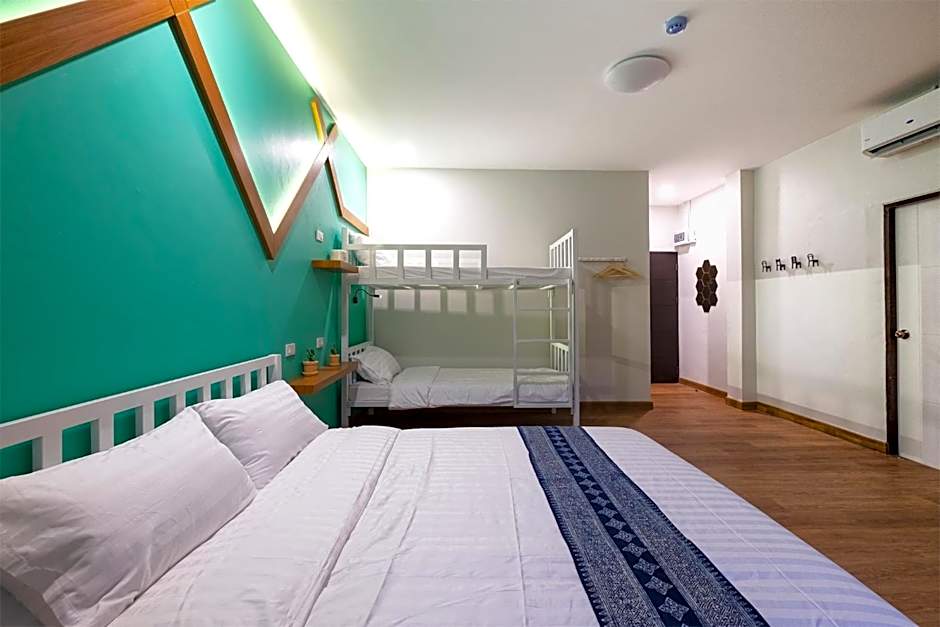 BED Friends Poshtel