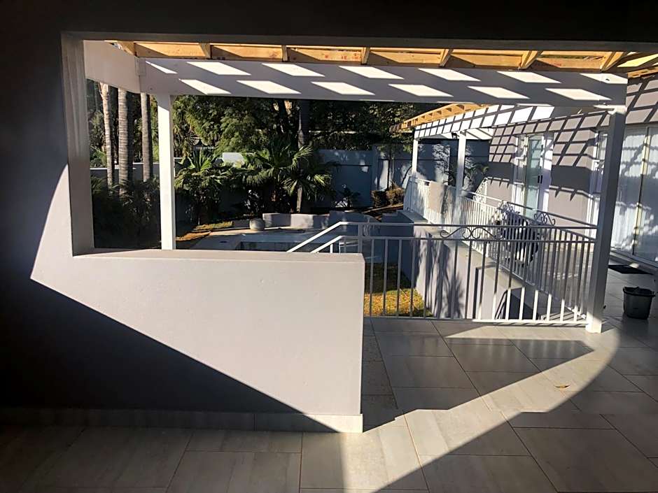 8 on Acacia Guesthouse