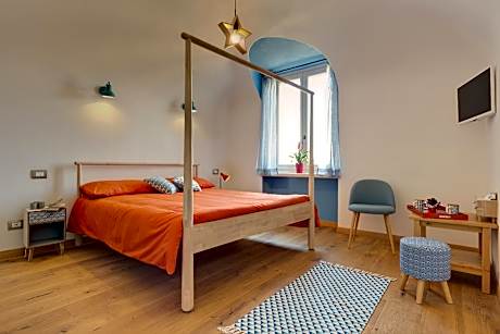 Double Room with Ensuite Bathroom