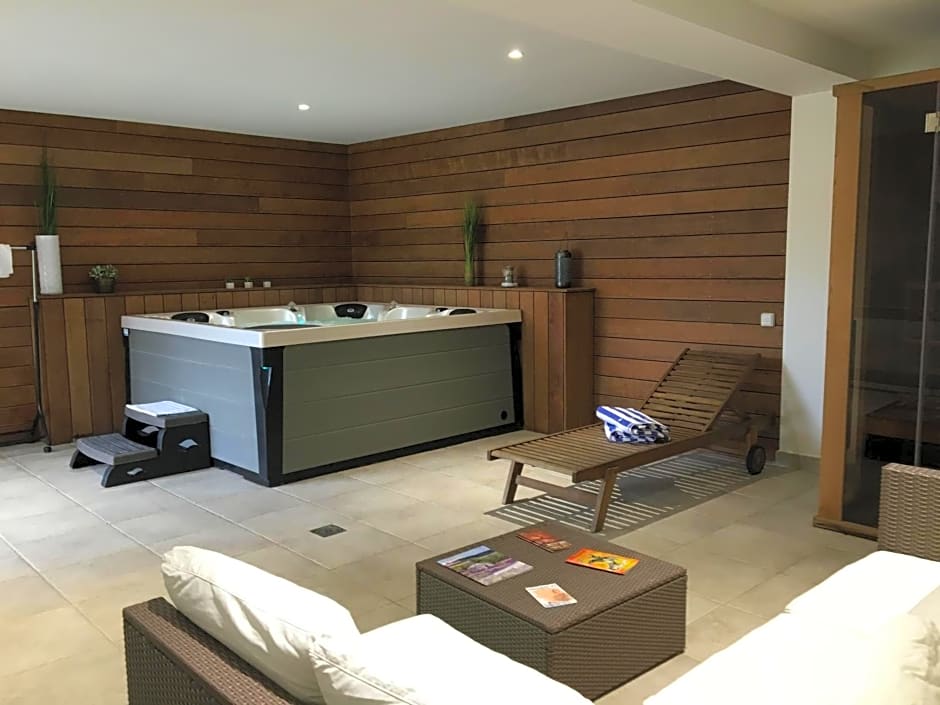 Logis Hotel La Bastide des Monges