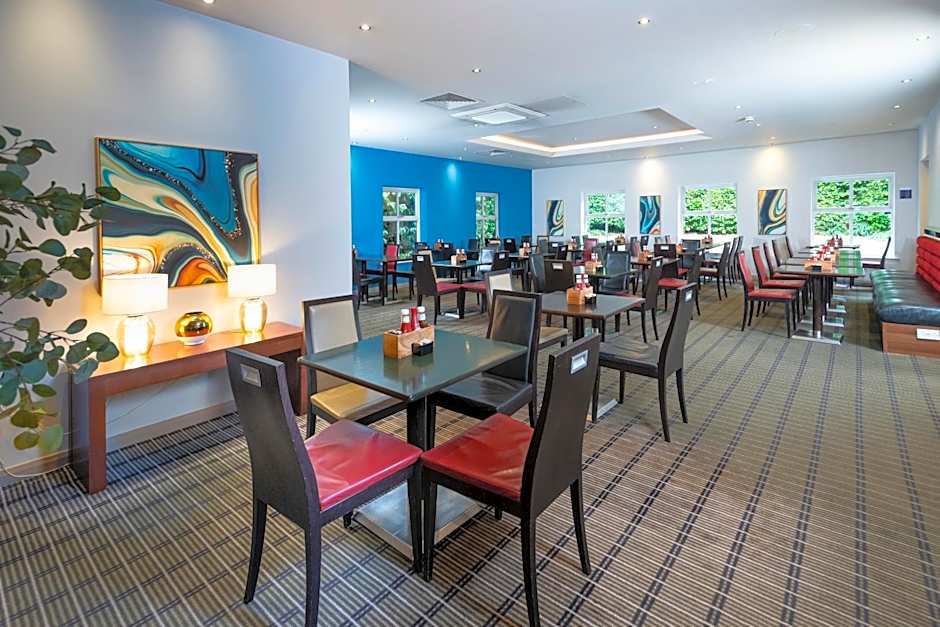 Holiday Inn Express Taunton East By IHG