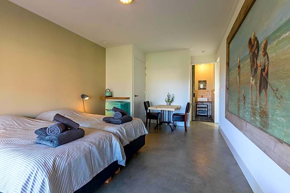 Ride by the Sea Guesthouse