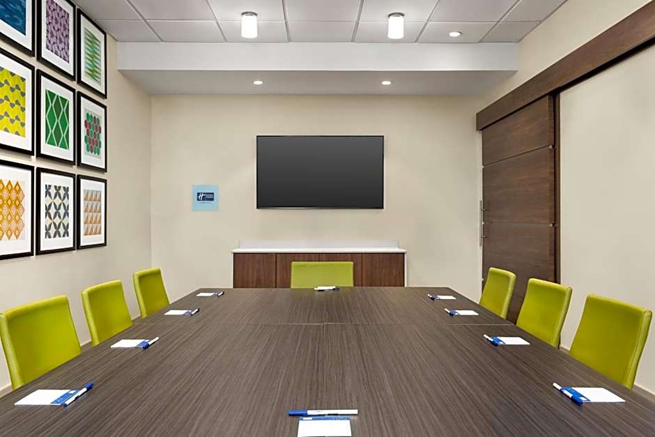 Holiday Inn Express And Suites Ukiah By IHG