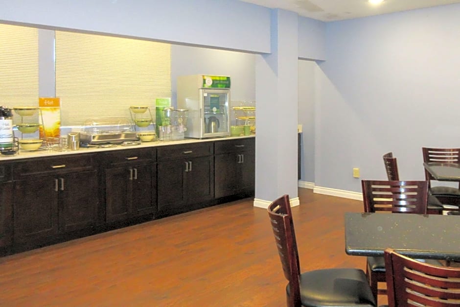 Quality Inn Bellevue – Bellevue, WA