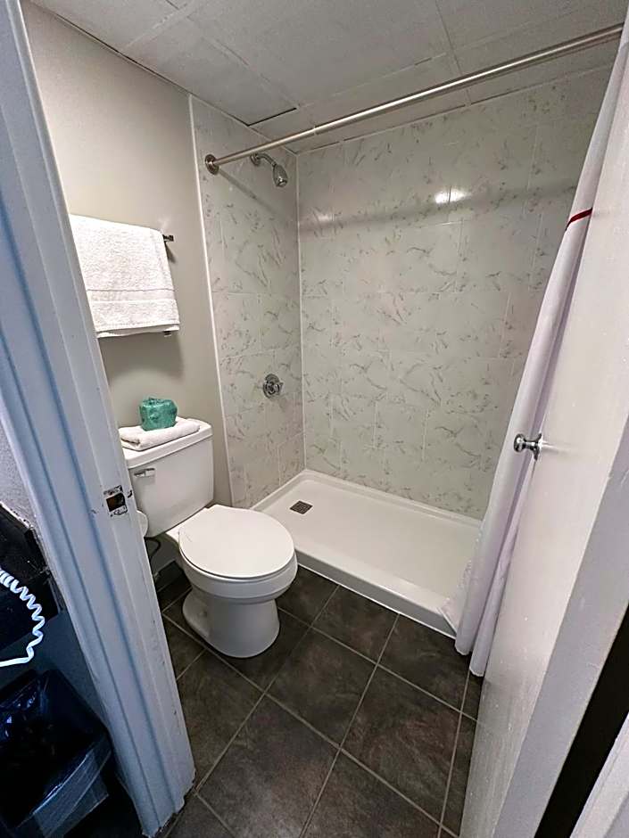 Whalers Inn and Suites