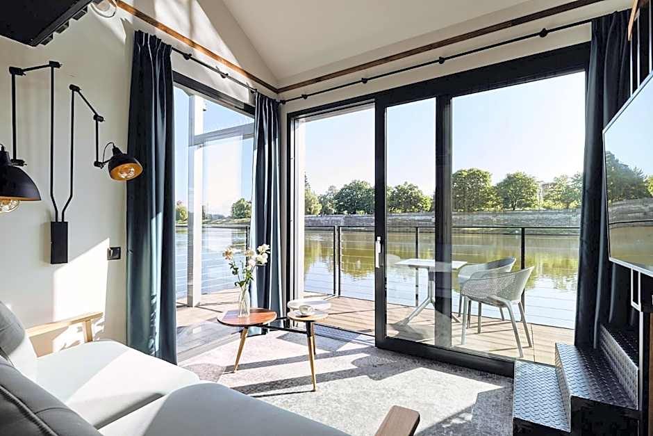 New Port Apartments on the River