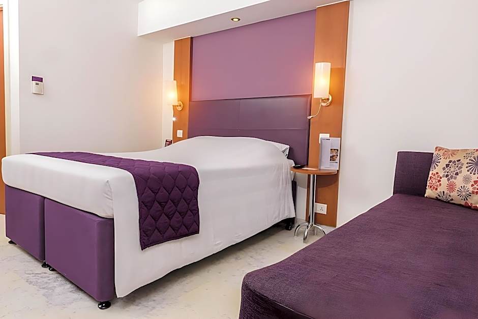 Caspia Hotel New Delhi Shalimar Bagh