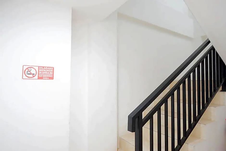 RedDoorz near Mall Ratu Indah 3