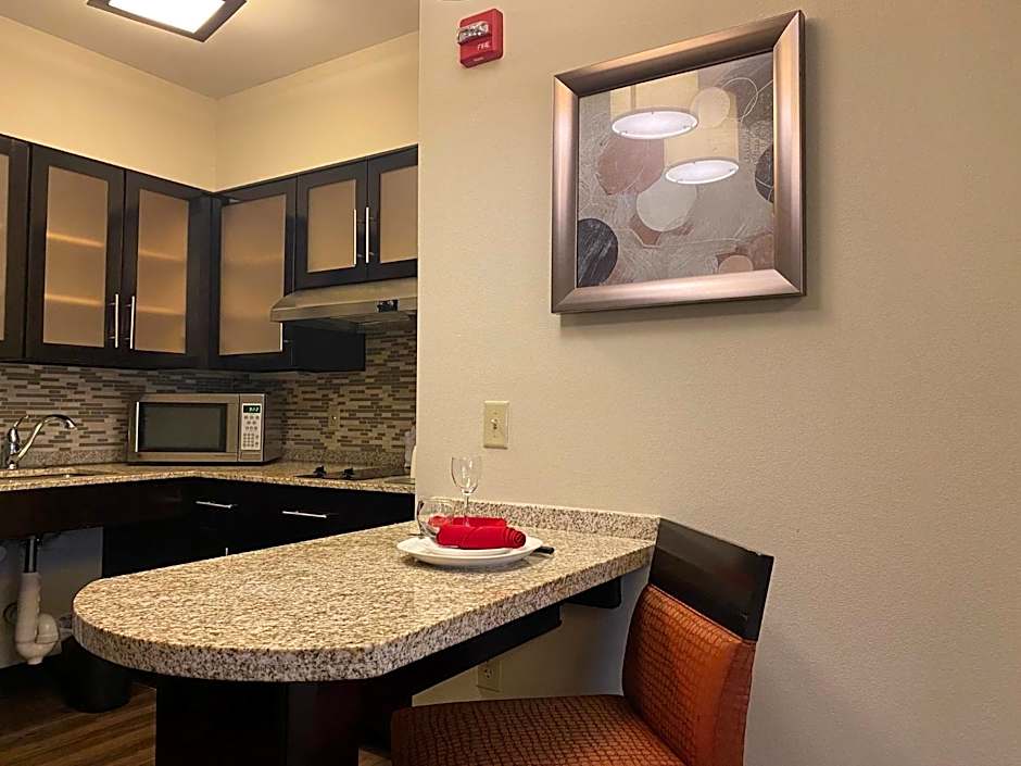 Staybridge Suites Syracuse Liverpool By IHG