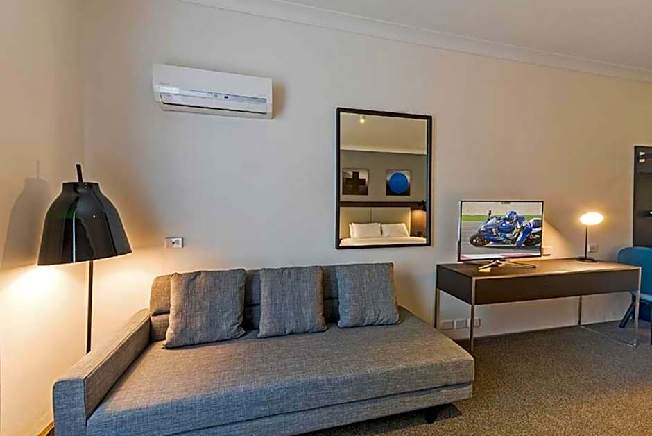 CKS Sydney Airport Hotel