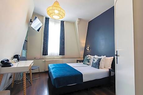 Twin Room with Canal View