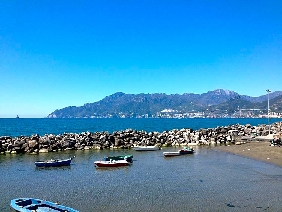 Stanze sul Mare B&B and Apartment