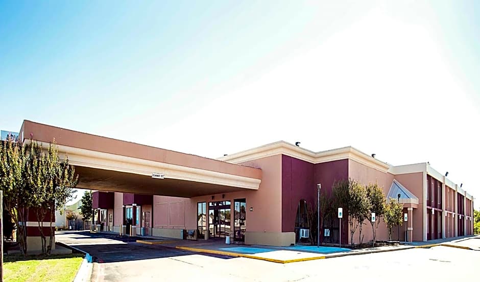 Express Inn & Suites