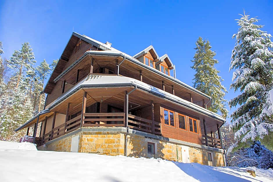 Leśna Willa PTTK w Komańczy