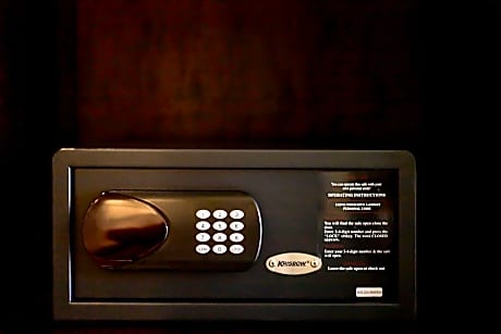 Manda Deluxe Room