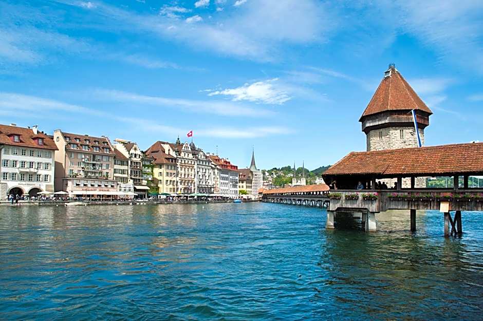 Hotel Pickwick and Pub "the room with a view"