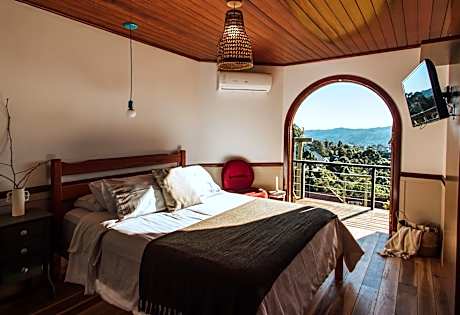 Suite with Mountain View