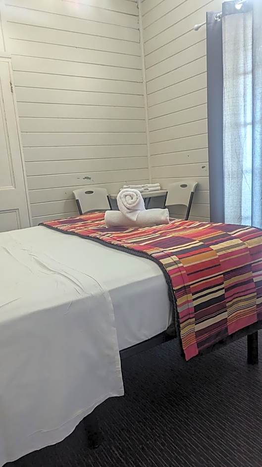 GRAND CENTRAL HOTEL PROSERPINE