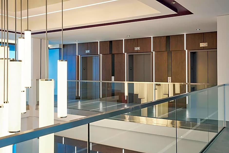 Holiday Inn Hotel & Suites Montreal Centre-ville Ouest By IHG