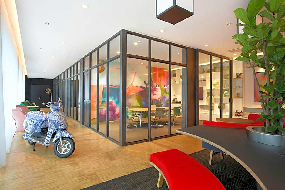 citizenM Schiphol Airport