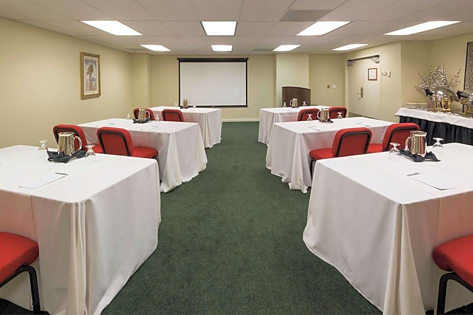 Hilton Grand Vacations on Paradise (Convention Center)