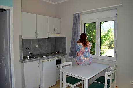 One-Bedroom Apartment with Sea and Pool View - Ground floor