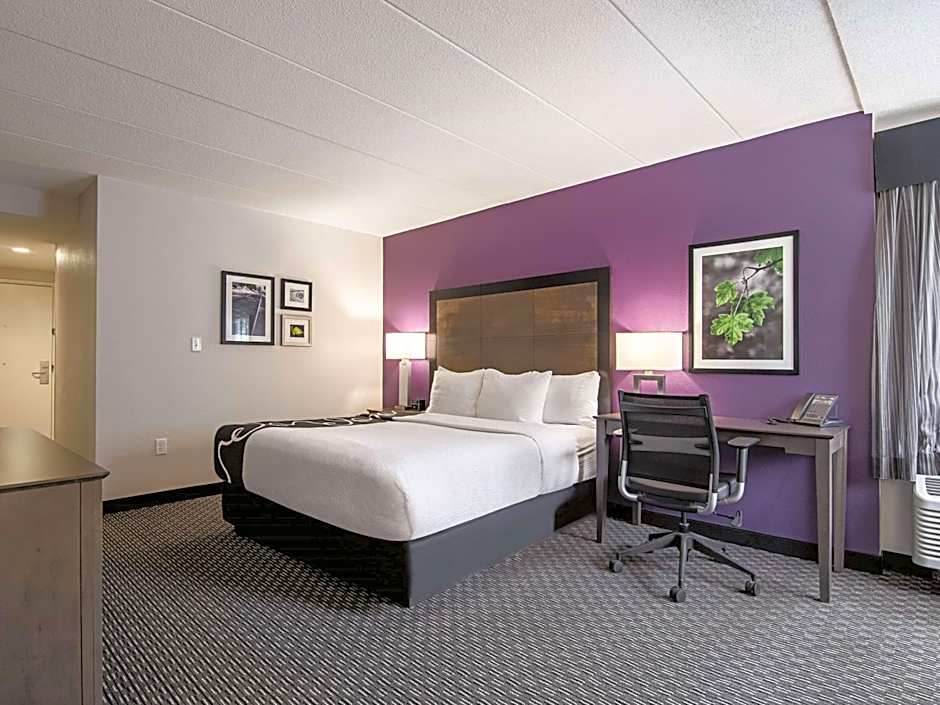 La Quinta Inn & Suites by Wyndham Portland DT/Maine Med