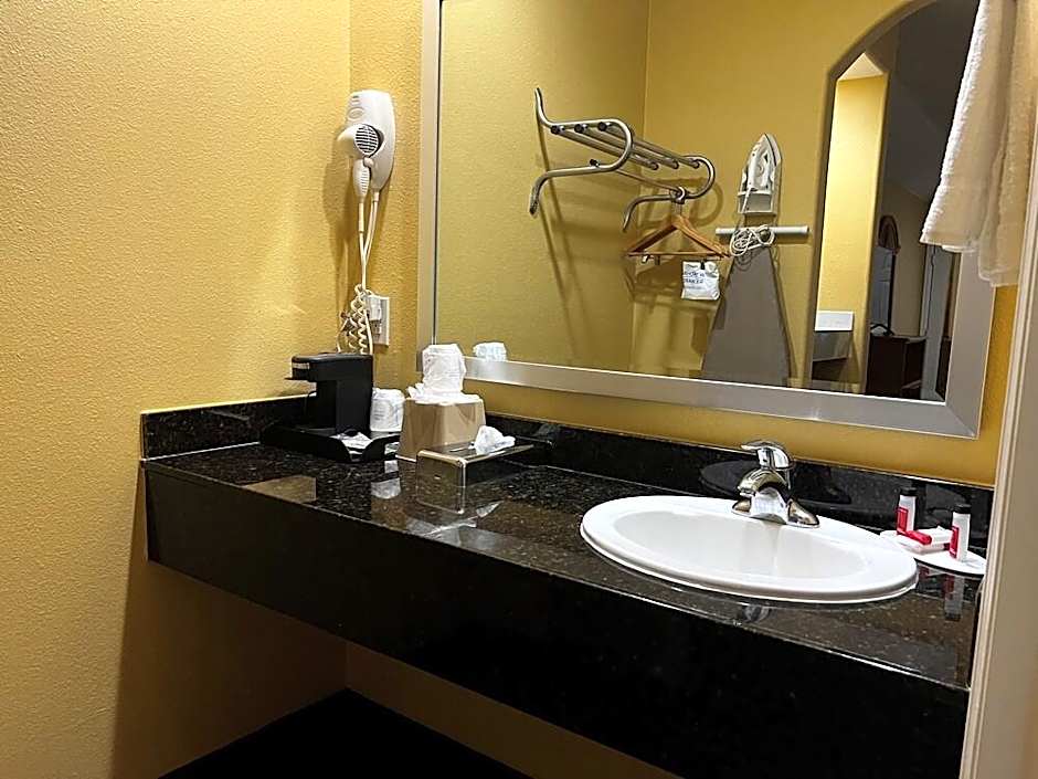 Quality Inn Montgomery - Lake Conroe