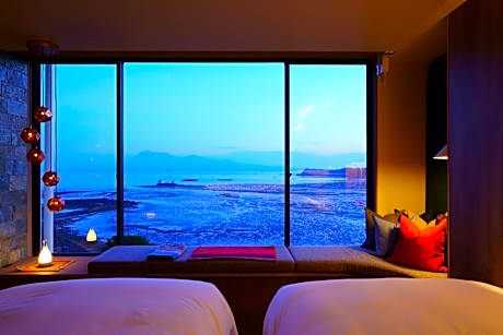 Deluxe Suite with Sea View
