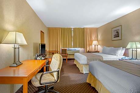 Queen Room with Two Queen Beds - Non-Smoking