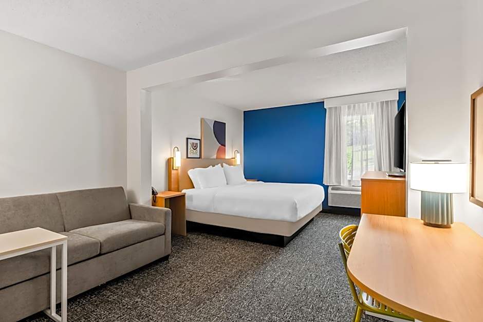 Spark by Hilton Lexington