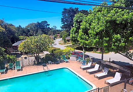 Carmel River Inn