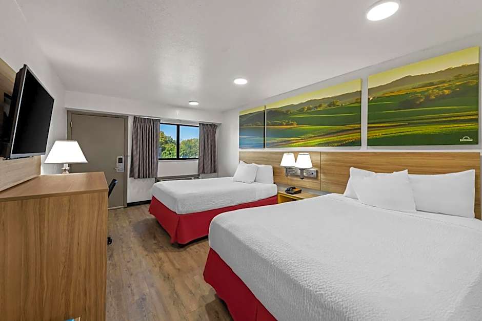 Days Inn by Wyndham Independence