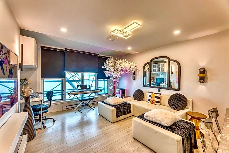 Art Deco Broadway Queen Room