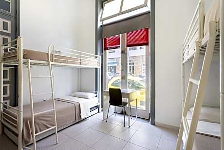 Bed in 4-Bed Mixed Dormitory Room