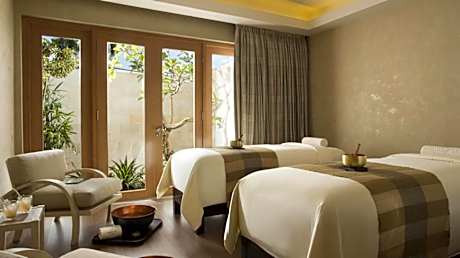 Baron Suite with Beach Front