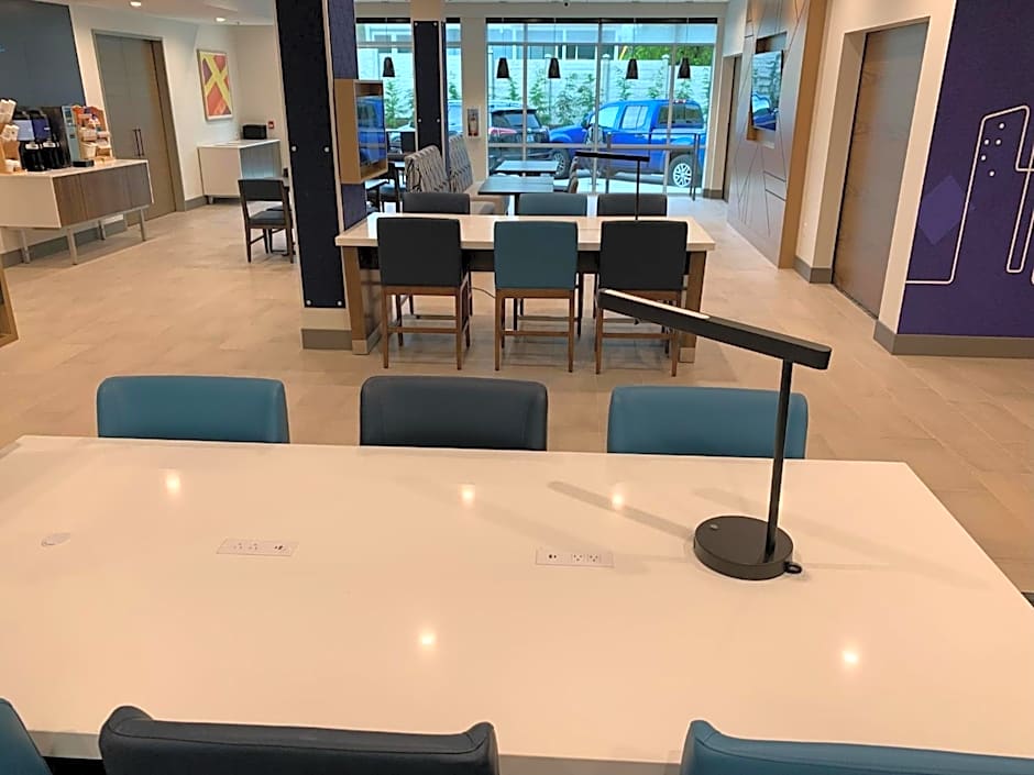 Holiday Inn Express And Suites Courtenay Comox By IHG