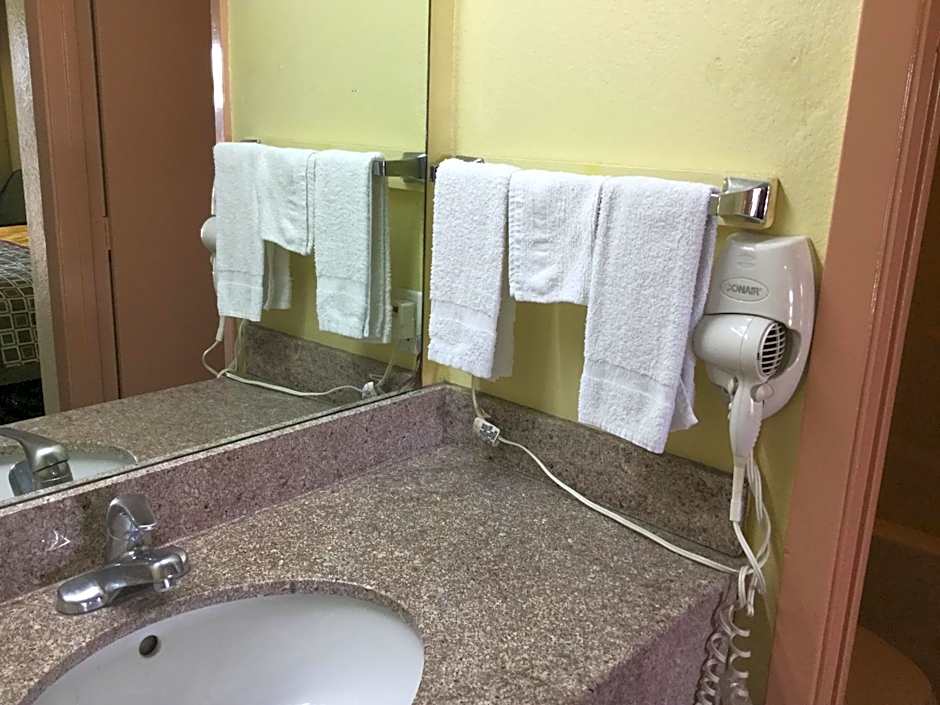 Luxury Inn and Suites Seaworld