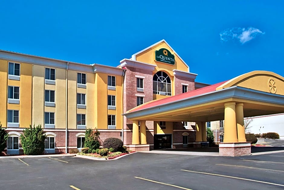 La Quinta Inn & Suites by Wyndham Hot Springs