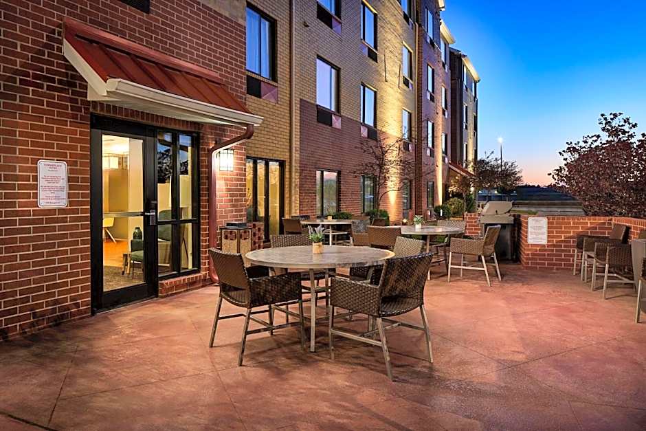 TownePlace Suites by Marriott Garden City
