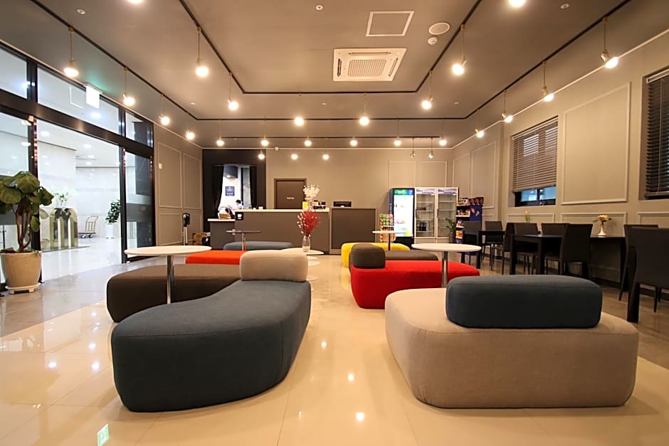 CM Park Hotel