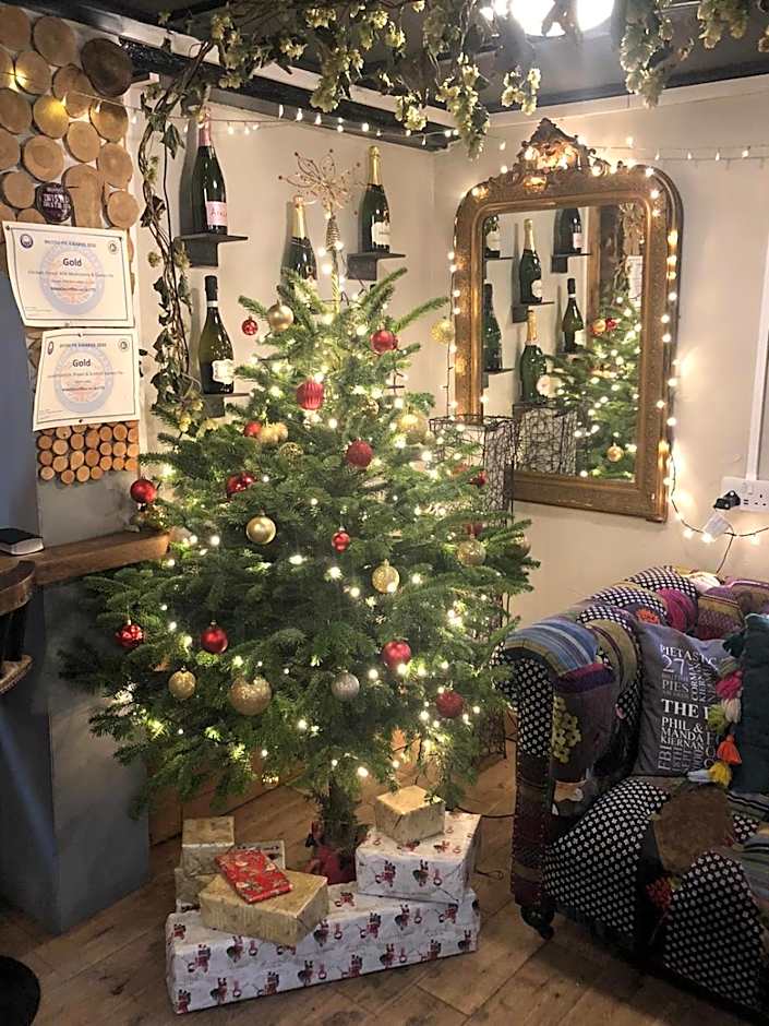 The Farmers Boy Inn Guest House