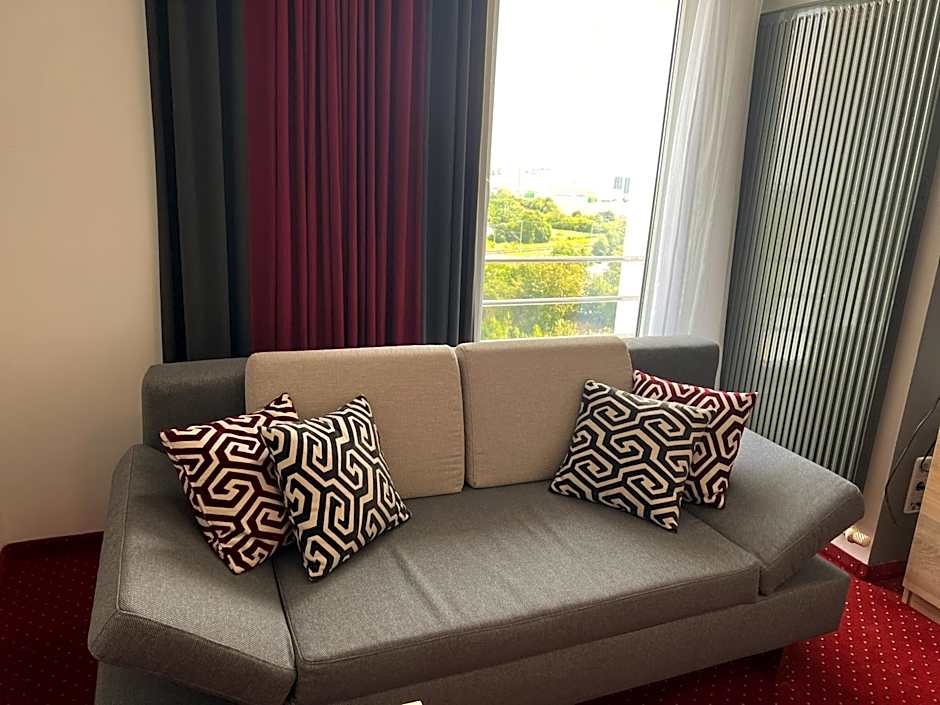 SKYHOTEL Merseburg