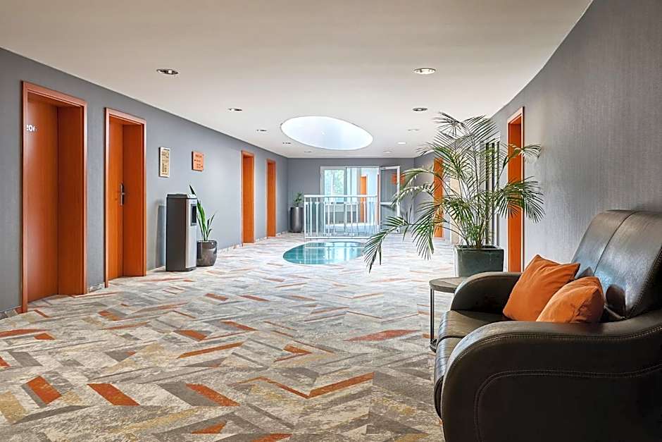 Hotel Victor Pruszkow DeSilva