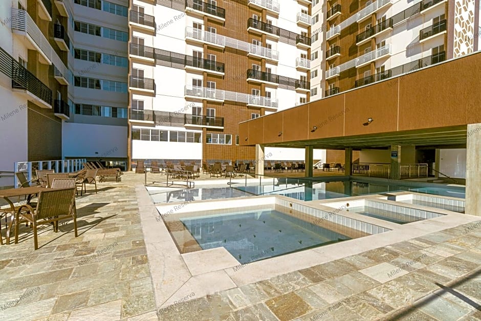 Spazzio diRoma com entrada ao Acquapark Gratuito, Apartamento vista para a Piscina