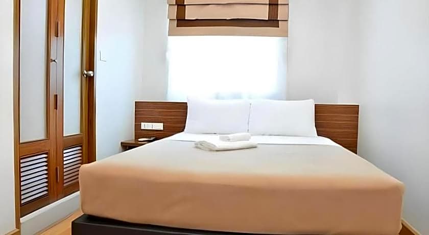 White House Asoke Sukhumvit 18