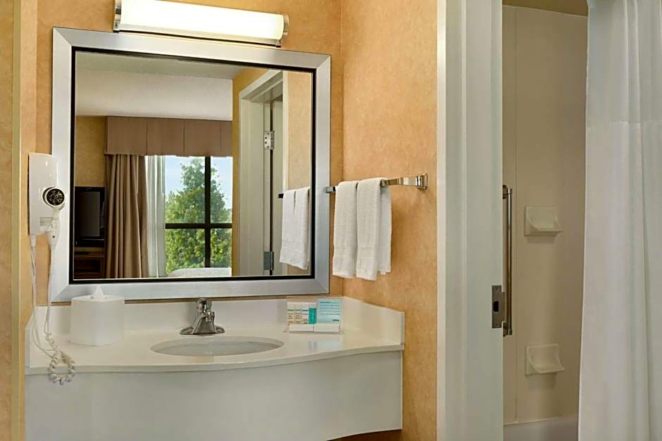 Hampton Inn & Suites by Hilton Langley-Surrey