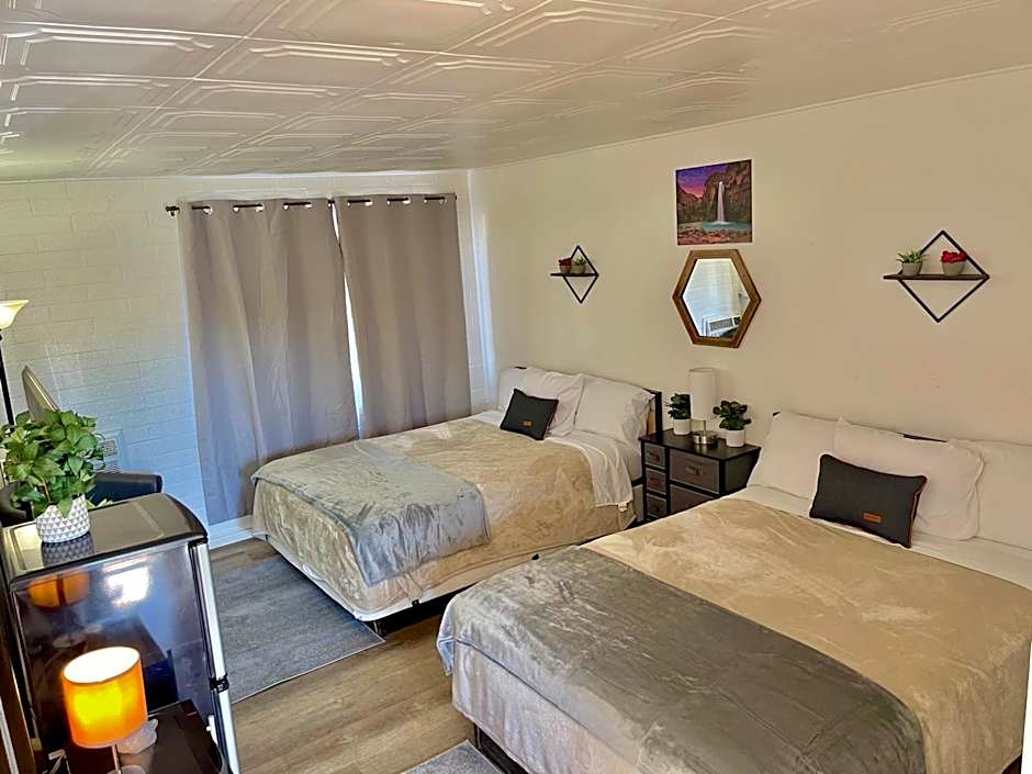 Canyon's Edge Route 66 Motel