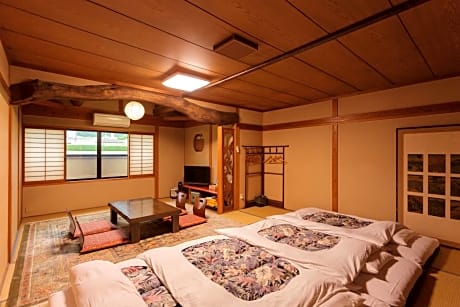 Deluxe Japanese Style Room with Open-Air Bath for 5 People