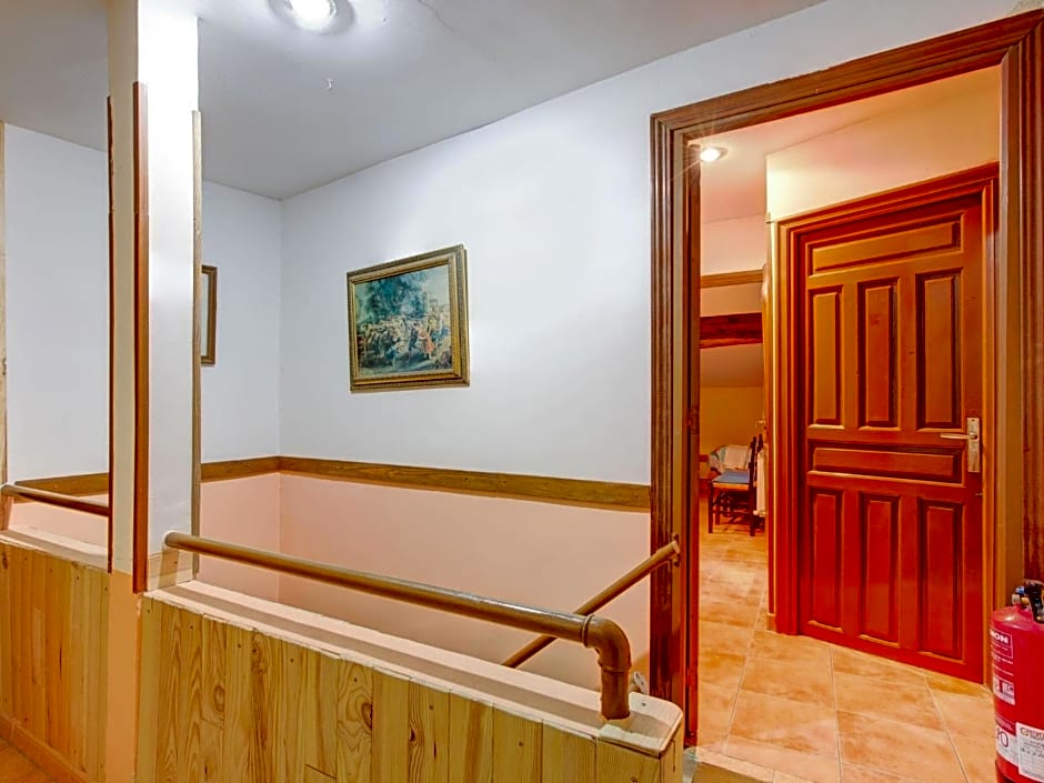 Snug Holiday Home in Valladolid with Private Pool